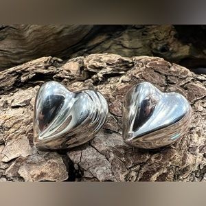 NWT Airess 925 Sterling Silver Earrings Puffy Hearts Punch in Studs 1” Modernist